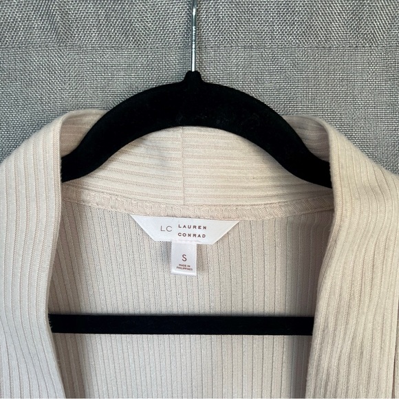 NWOT LC Lauren Conrad Ribbed Cream Ruffled Cardigan Size S - Picture 3 of 4